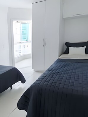 2 dormitorios, tabla de planchar con plancha, Internet y ropa de cama