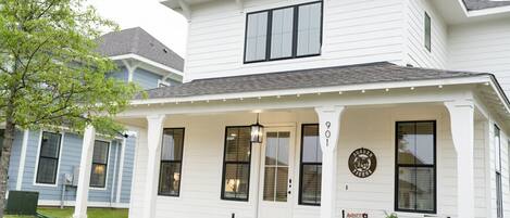 المنشأة من الخارج