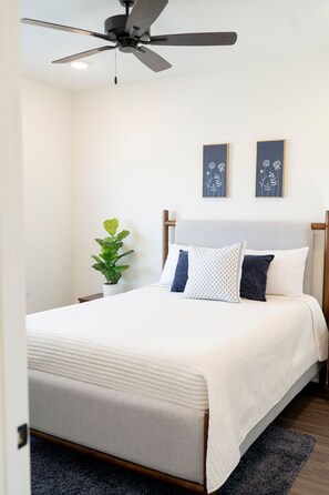 5 bedrooms, desk, iron/ironing board, free WiFi - Large Auburn Getaway • Next to Vet School (Auburn)