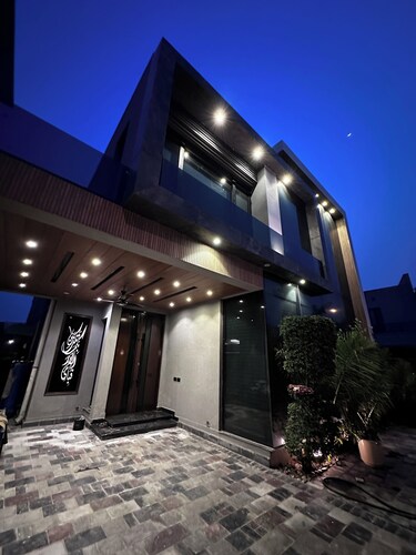 4-bedroom house in delightful Lahore