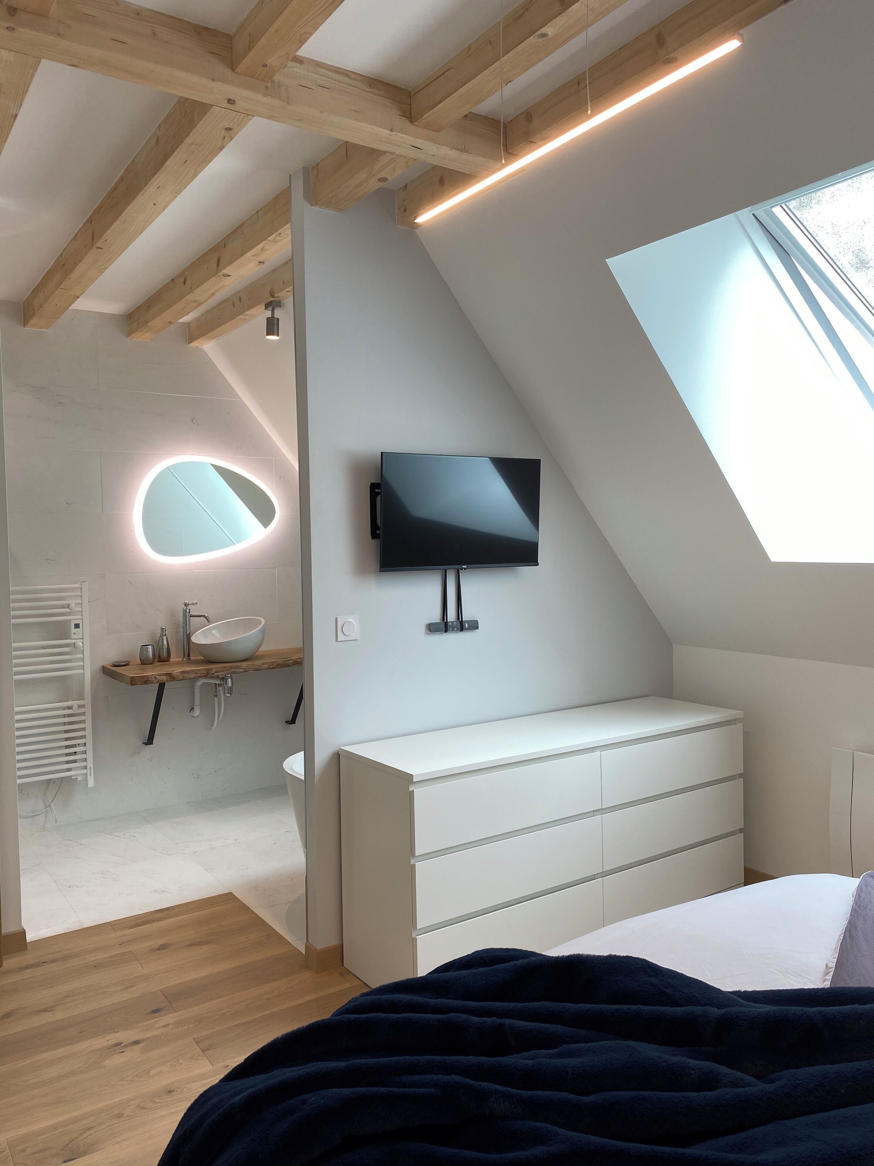 3 chambres, fer et planche à repasser, Wi-Fi gratuit