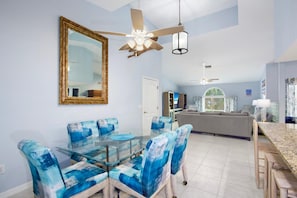 Casa, varias camas (Beach Villa A) | Área de sala de estar