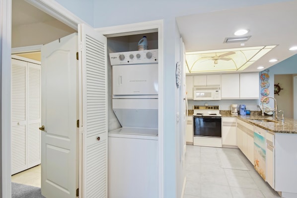 Casa, varias camas (Beach Villa A) | Cocina privada
