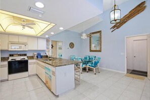 House, Multiple Beds (Beach Villa A) | Private kitchen