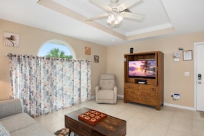 Casa, varias camas (Beach Villa B) | Área de sala de estar
