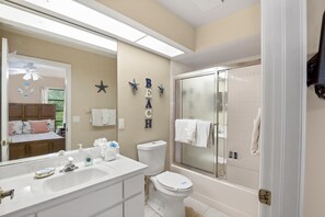 House, Multiple Beds (Beach Villa B) | Bathroom - Beach Villa B (Fort Myers Beach)
