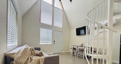 Amazing Tiny House! Completely renovated, everything is Brand New!