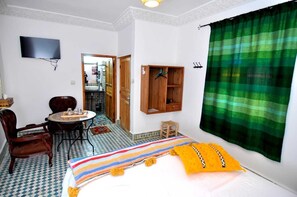 1 bedroom, WiFi, bed sheets - Charming riad in lovely Fes : Room warda (Fes)