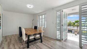 Apartment, 3 Bedrooms | Living area | 32-inch LCD TV with cable channels