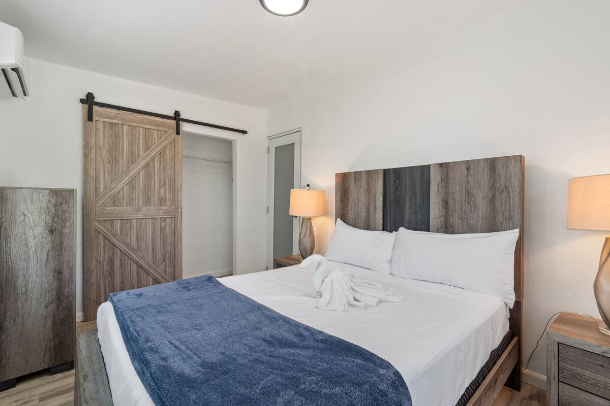Apartment, 3 Bedrooms (#7) | Laptop workspace, free WiFi, individually decorated