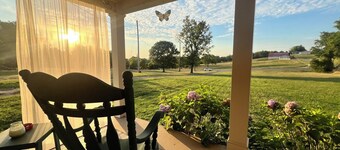 Cozy and tucked away retreat in Nashville's hidden gem neighborhood