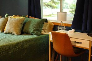 3 bedrooms, desk, iron/ironing board, travel cot