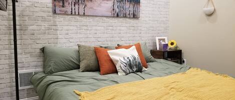 1 bedroom, desk, iron/ironing board, travel cot