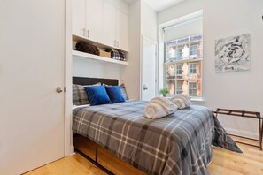 1 bedroom, desk, iron/ironing board, WiFi