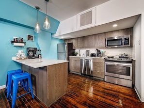 Fridge, microwave, oven, stovetop