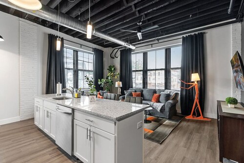 KING 1BR Apt Free Parking Germantown - Near Temple, La Salle, Einstein