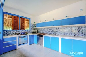 Kühlschrank, Ofen, Herdplatte, Geschirrspüler
