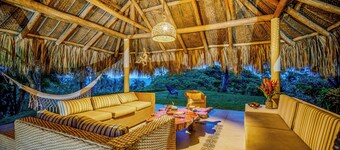 New KeyPöint: Tröpical House with incredible view!