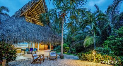 New KeyPöint: Tröpical House with incredible view!