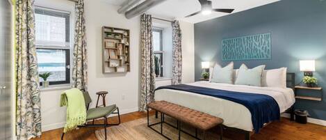 1 camera, una scrivania, ferro/asse da stiro, culla da viaggio