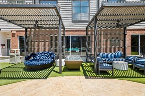 Terrace/patio - Stylish 1Br in Deep Ellum with Free Parking Near Baylor Med (Dallas)