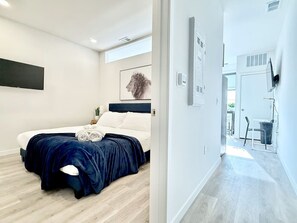 1 bedroom, desk, iron/ironing board, travel cot - Unique 1BR King|Free Parking|NLiberties 609 (Philadelphia)