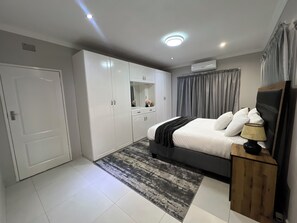 3 Schlafzimmer, Bügeleisen/Bügelbrett, WLAN, Bettwäsche