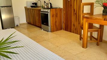 Luxury Studio Suite, Non Smoking, Ocean View | Private kitchen | Full-size fridge, microwave, oven, stovetop