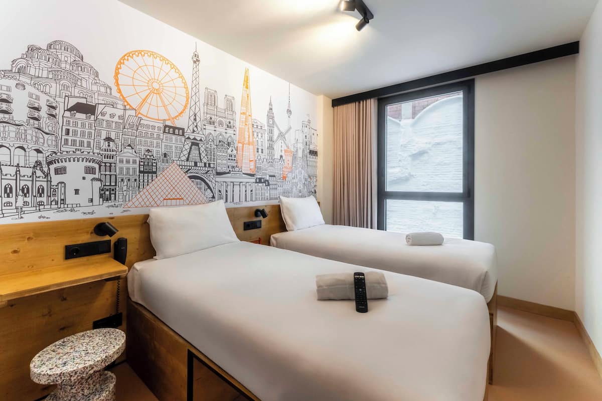 Sistema de insonorización, wifi gratis y ropa de cama