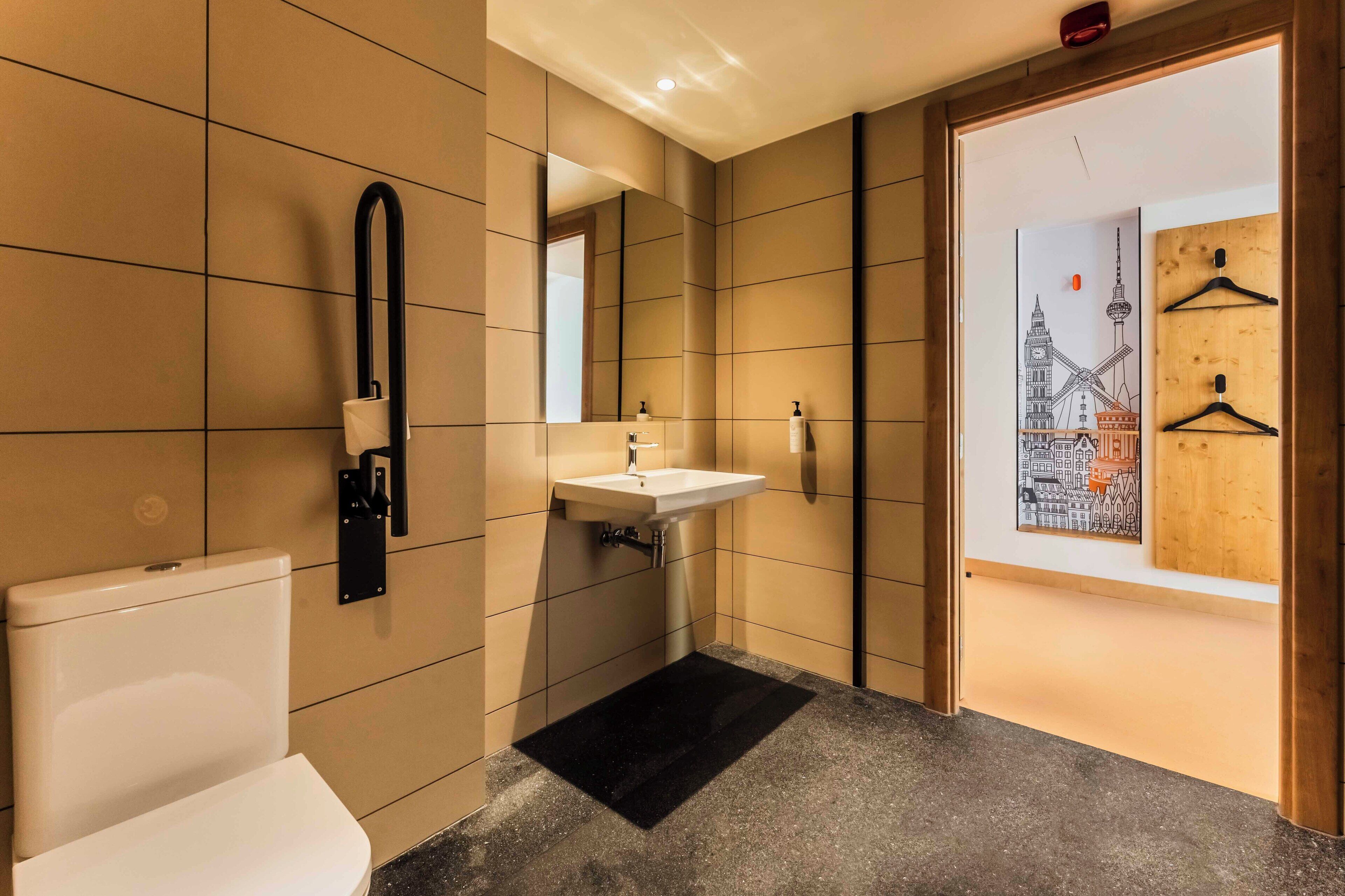 Accessible Double Room | Bathroom | Soap, toilet paper