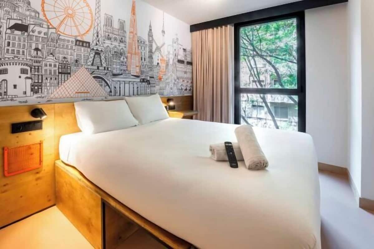 Sistema de insonorización, wifi gratis y ropa de cama