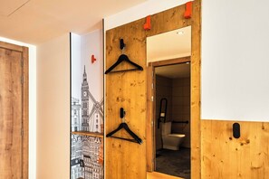 Accessible Double Room - easyHotel Barcelona La Sagrera (Barcelona)