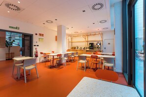 Restaurant - easyHotel Barcelona La Sagrera (Barcelona)