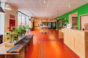 Reception - easyHotel Valencia Ciutat Vella (Valencia)
