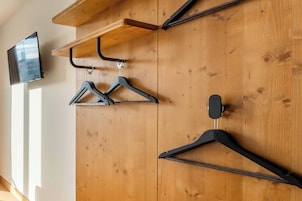 Standard Twin Room | Interior