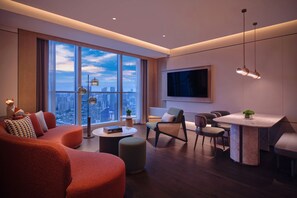 Suite, 1 très grand lit (Centric) | Minibar, coffres-forts dans les chambres, rideaux occultants