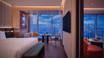 Suite, 1 King Bed (Centric) | Minibar, in-room safe, blackout drapes, iron/ironing board