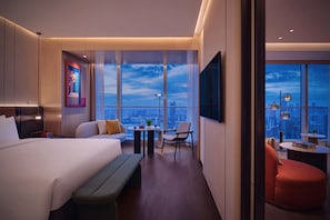 Minibar, in-room safe, blackout curtains, iron/ironing board - Hyatt Centric The Ring Chengdu (Chengdu)