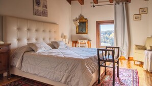3 عدّة غرف نوم ومكتب وسرير سفر وواي فاي مجانًا