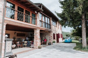 Outdoor dining - Rosy25 - Rooms with pool | Relaxation & atmosphere in Bassano (San Michele)