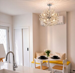 Dining - MTR Apart Longueuil/Montreal Corporate & family Stays |Furnished & All-Inclusive (Longueuil)