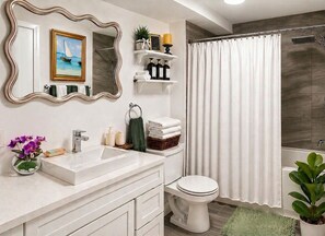 Hair dryer, towels, soap, shampoo - MTR Apart Longueuil/Montreal Corporate & family Stays |Furnished & All-Inclusive (Longueuil)