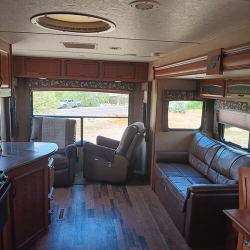 Cozy RV in Amazing Black Canyon City with AC