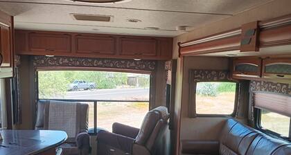 Cozy RV in Amazing Black Canyon City with AC