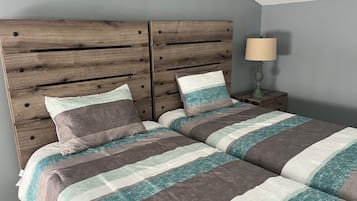 1 habitación, tabla de planchar con plancha, wifi gratis y ropa de cama