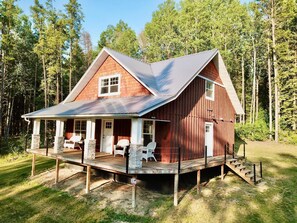 Exterior - Cabin/bunkhouse for hockey teams, bird watchers, ATV/Snowmobilers, family events (Warroad)