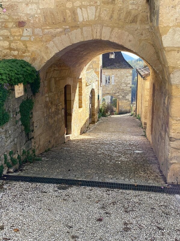 Property grounds - EDEN gîte for 2 people with terrace and swimming pool in the heart of the Périgord Noir region (Doissat)