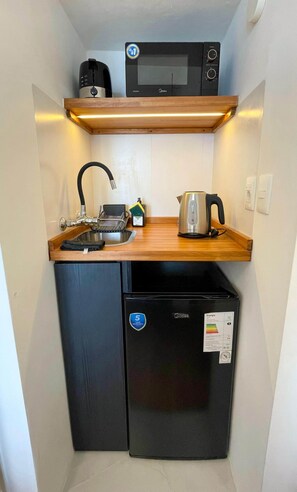 Fridge, microwave, toaster
