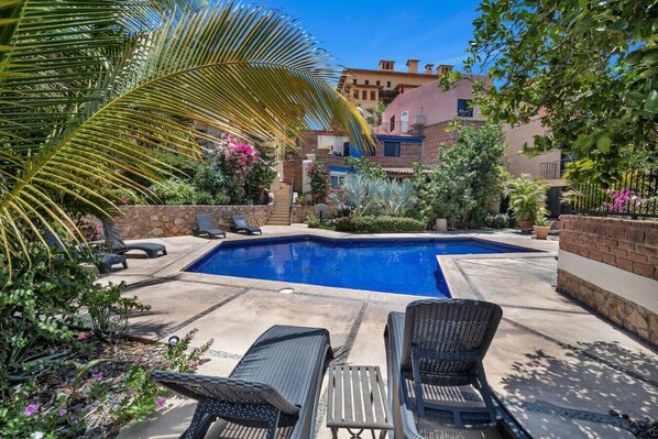 Pool - Medano Beach, Marina, Downtown, Walkable, Cozy (Cabo San Lucas)