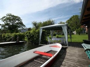 Outdoor dining - Apartment 'Blanck 4' with Lake View, Private Terrace and Wi-Fi (Malchow)